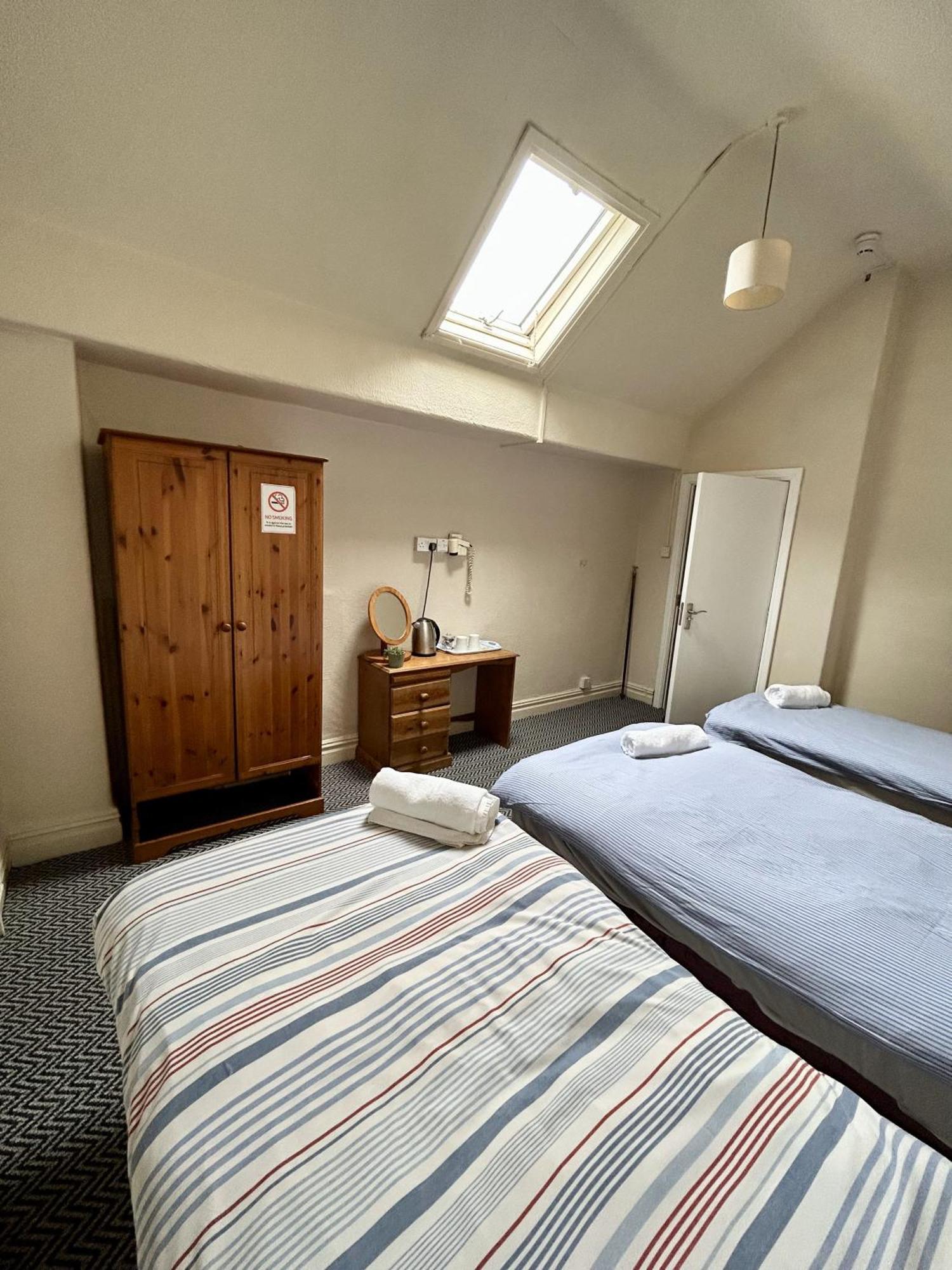 The Egerton Arms Hotel Salford Salford  Bagian luar foto